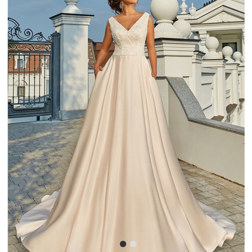 Elegant V-Neck Cream Bridal Ball Gown Dress